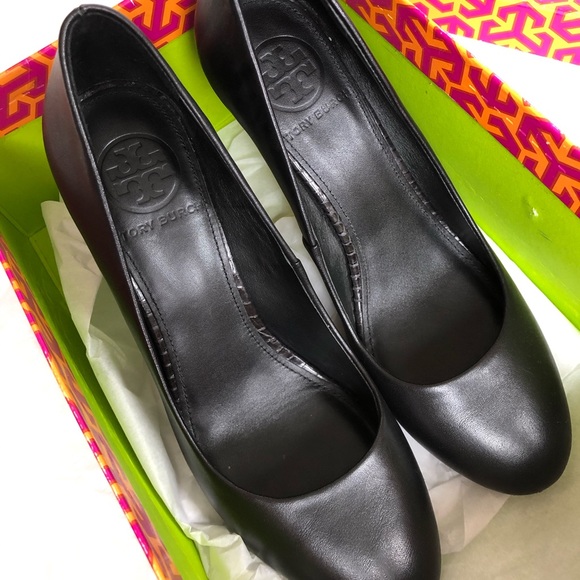 [Pre-loved] Tory Burch Mabel Black Leather Pumps - Picture 7 of 8